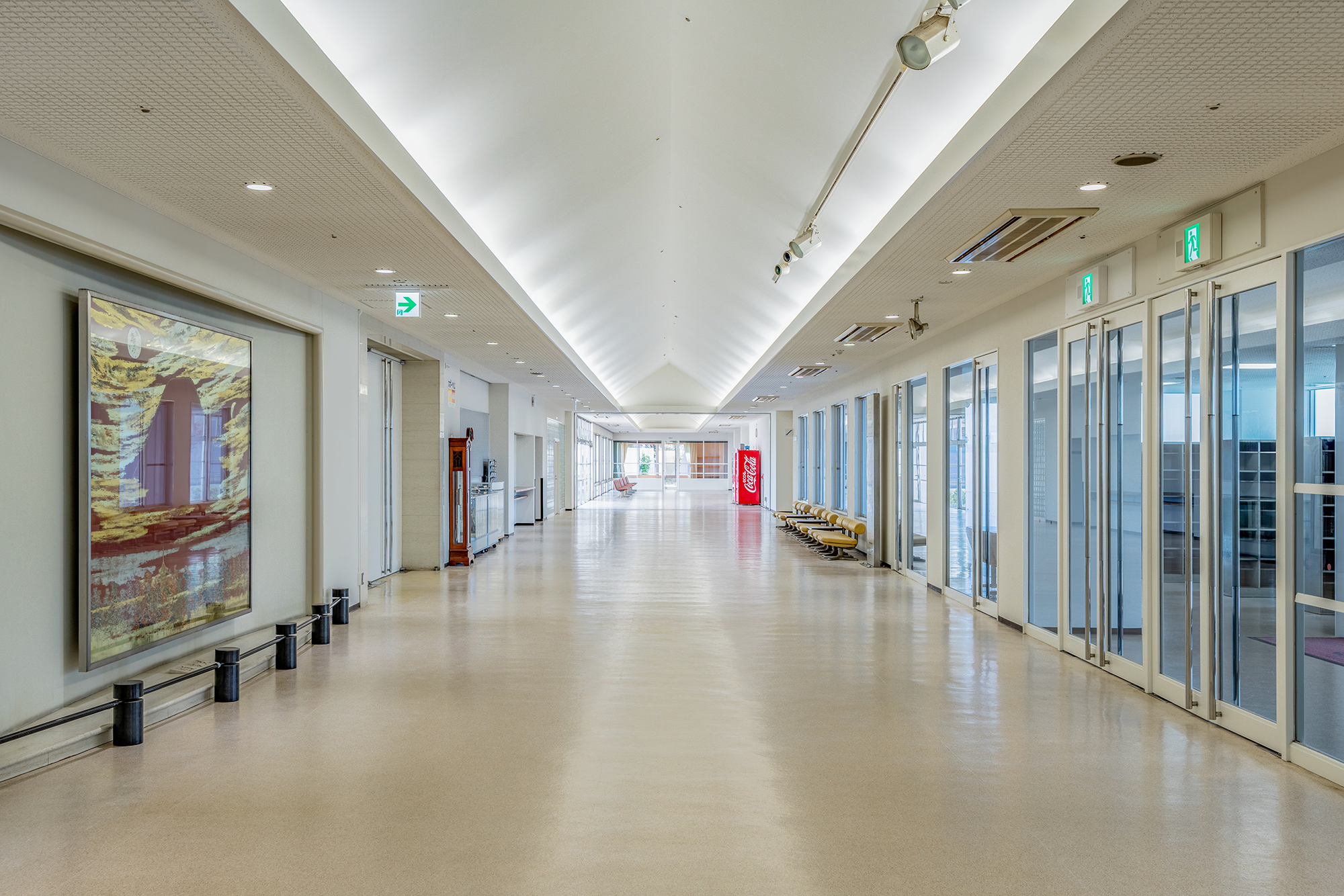 入り口から入って右手奥にあります