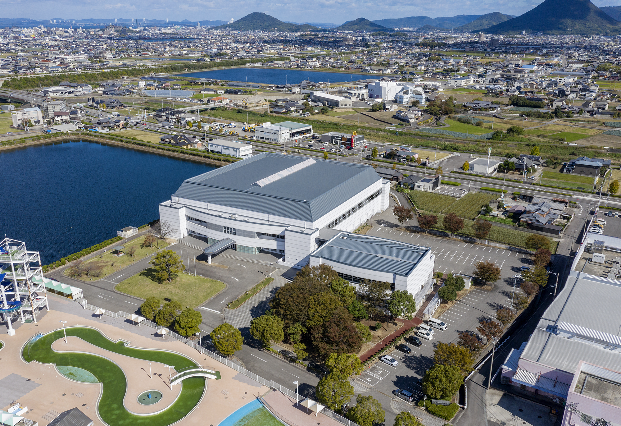 上空から見た駐車場