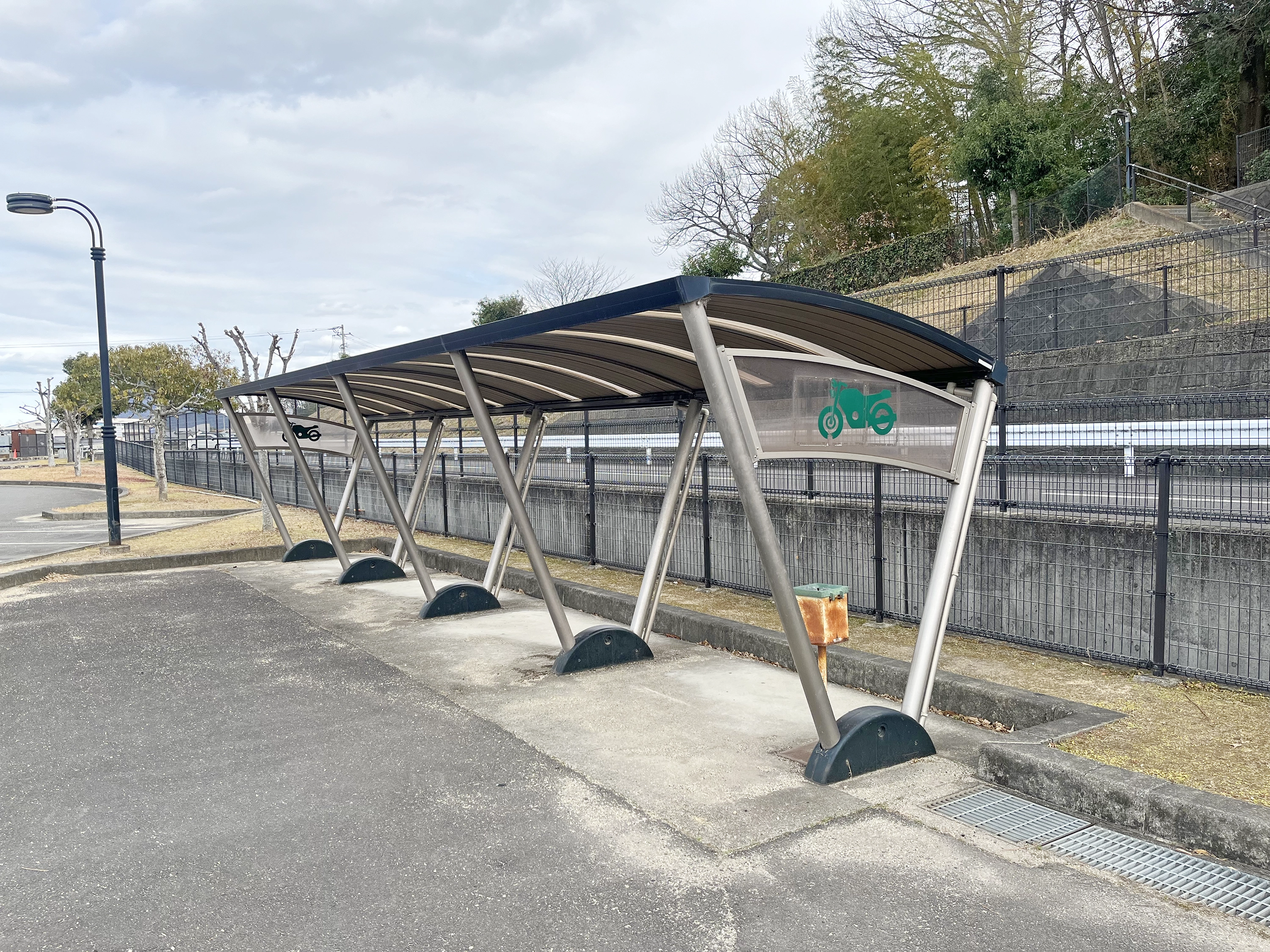 バイク駐車場
