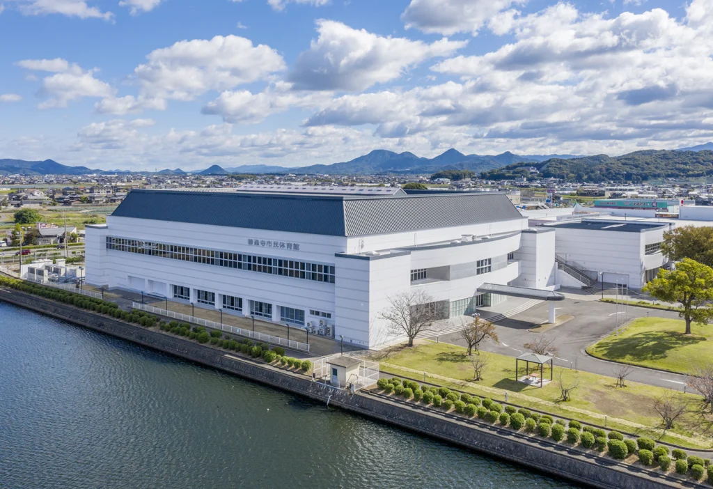 善通寺市民体育館の中ハートスクエア善通寺の事務所があります