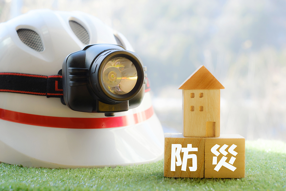 防災とヘルメットのイメージ